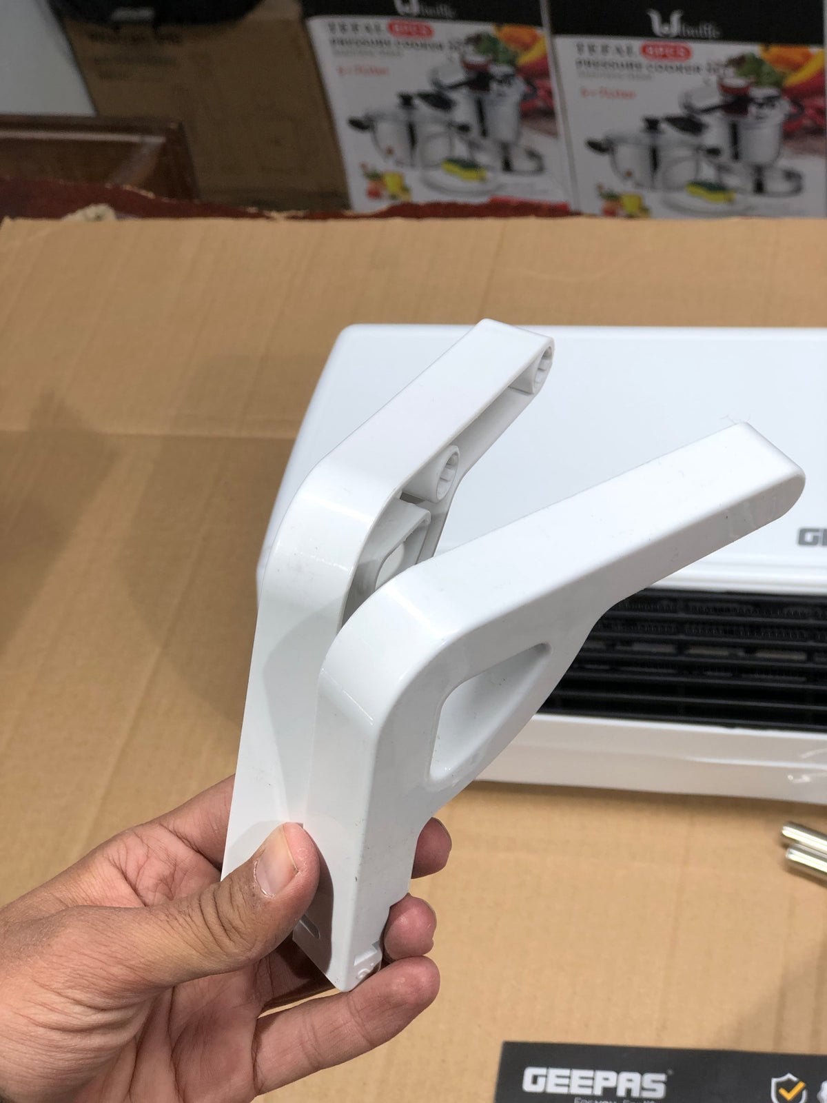 Geepas Ecowarm Wall Mounted PTC Heater 28585