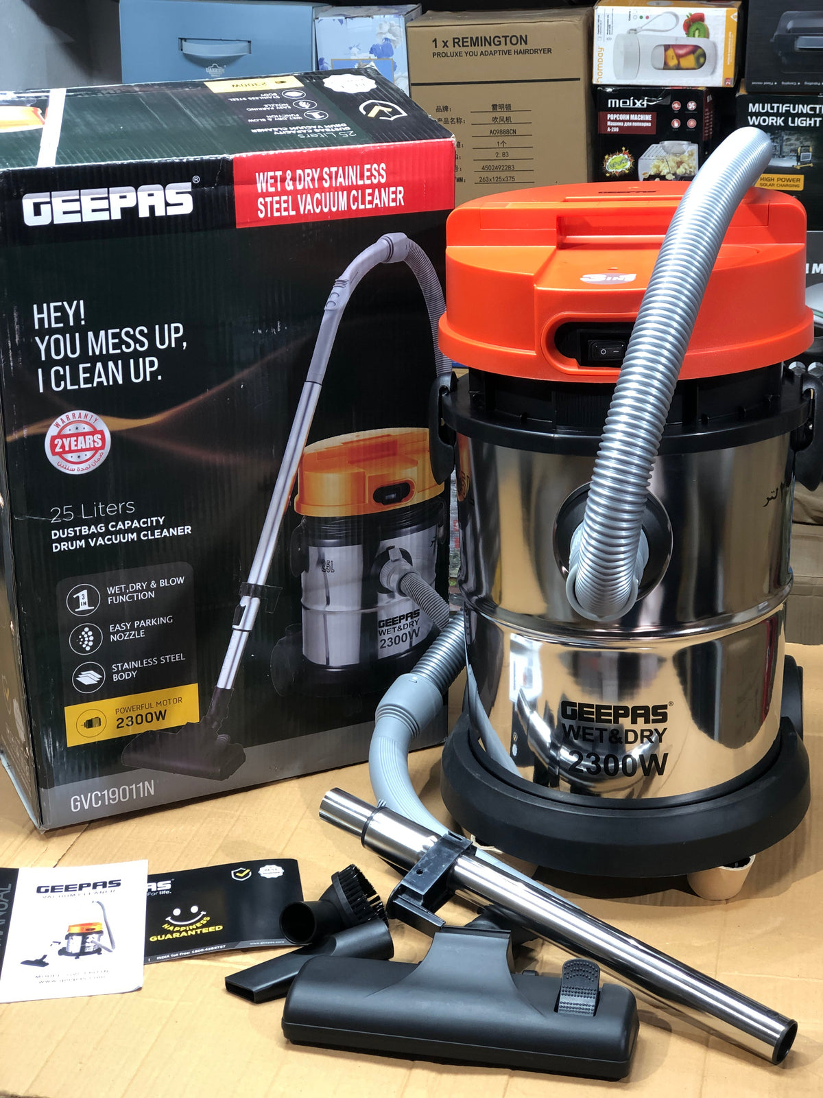 Geepas 25L Wet & Dry Vacuum Cleaner & Blower GVC 19011